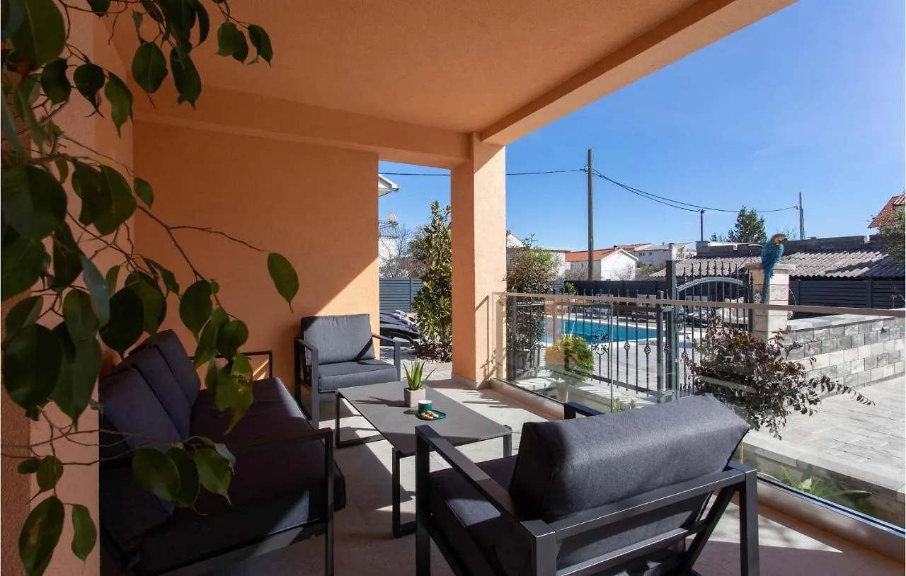 Nice Home In Kastel Stari With Outdoor Swimming Pool, Heated Swimming Pool And 4 Bedrooms Kaštela