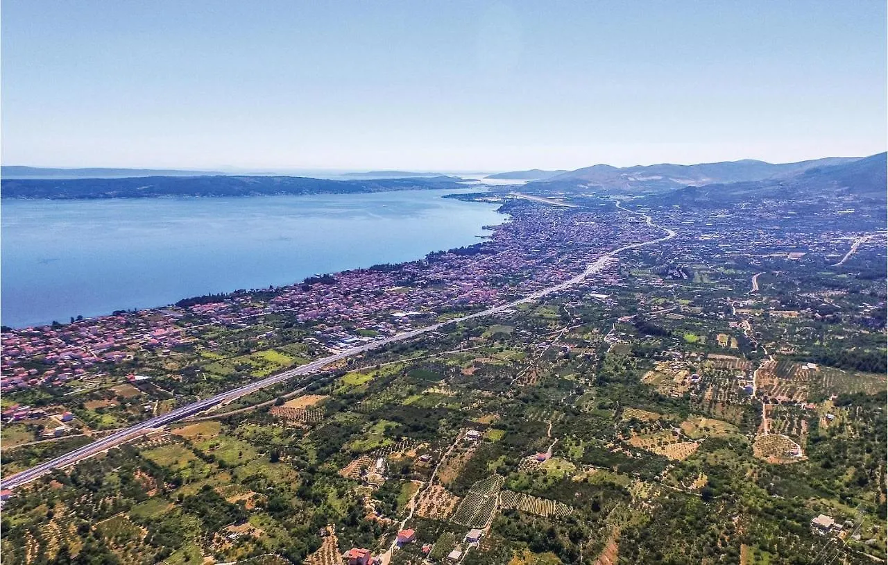 Nice Home In Kastel Stari With Outdoor Swimming Pool, Heated Swimming Pool And 4 Bedrooms Kaštela Сasa de vacaciones