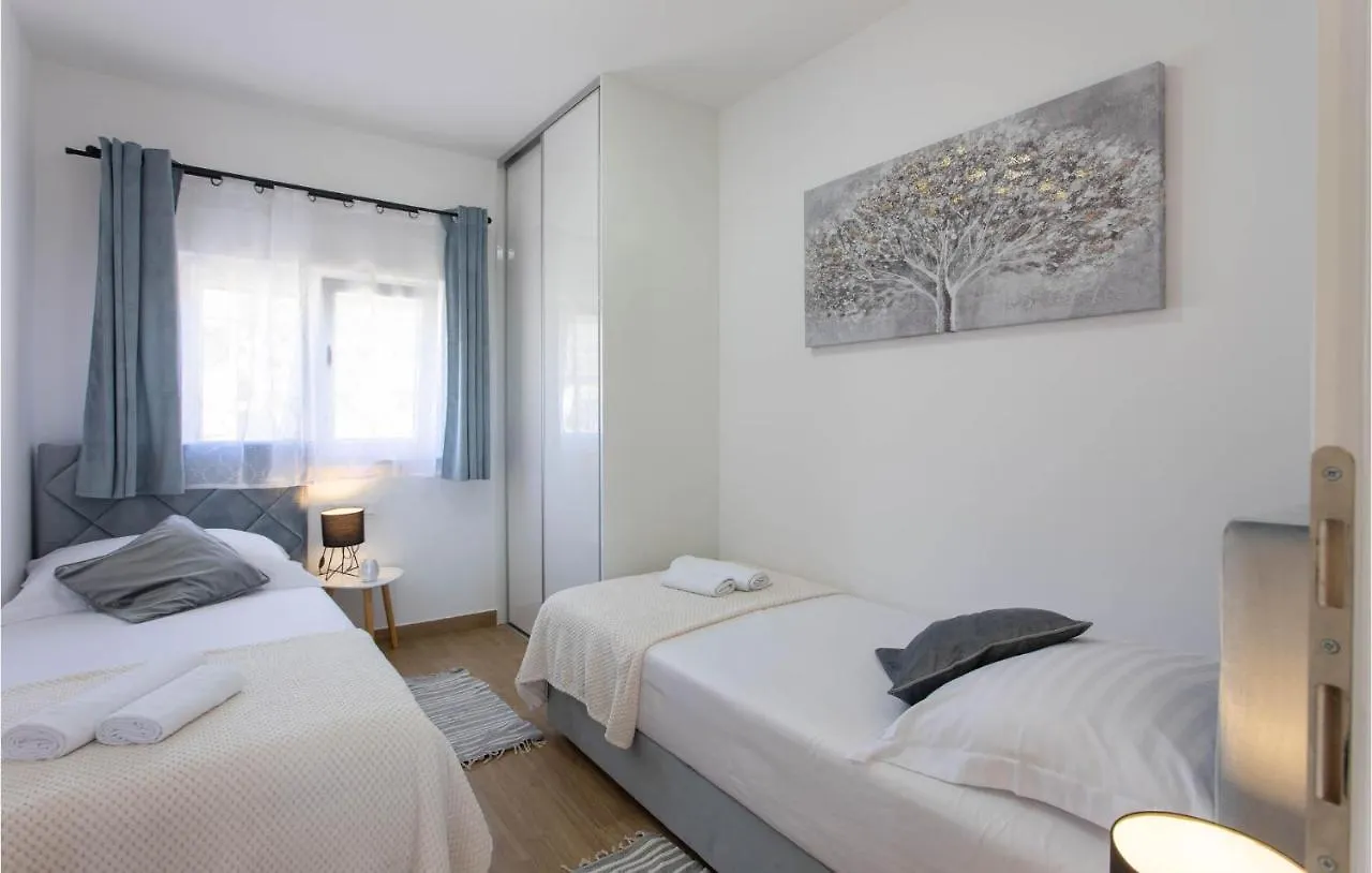 Nice Home In Kastel Stari With Outdoor Swimming Pool, Heated Swimming Pool And 4 Bedrooms Kaštela 0*,  Croacia