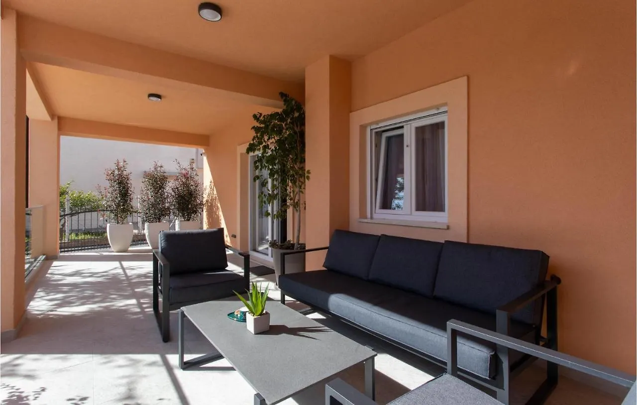 Nice Home In Kastel Stari With Outdoor Swimming Pool, Heated Swimming Pool And 4 Bedrooms Kaštela 0*,