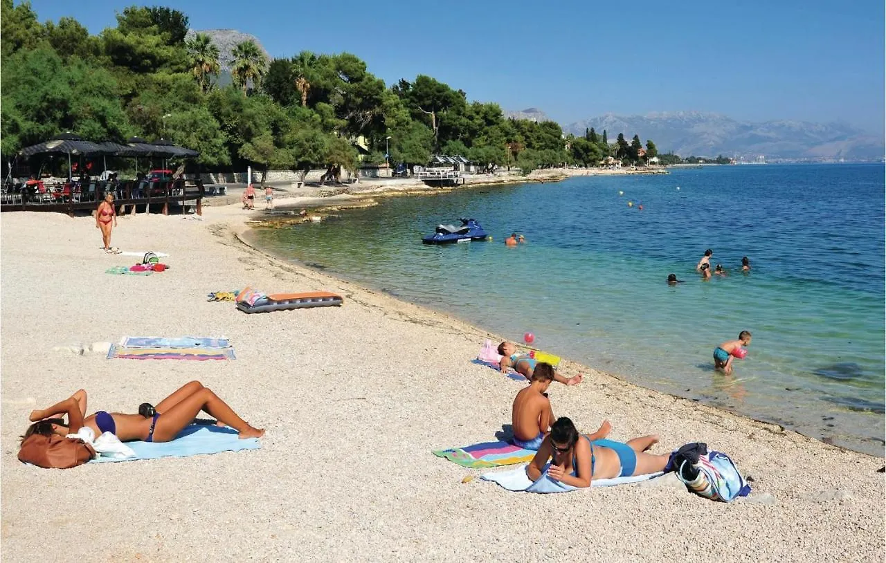 Сasa de vacaciones Nice Home In Kastel Stari With Outdoor Swimming Pool, Heated Swimming Pool And 4 Bedrooms Kaštela