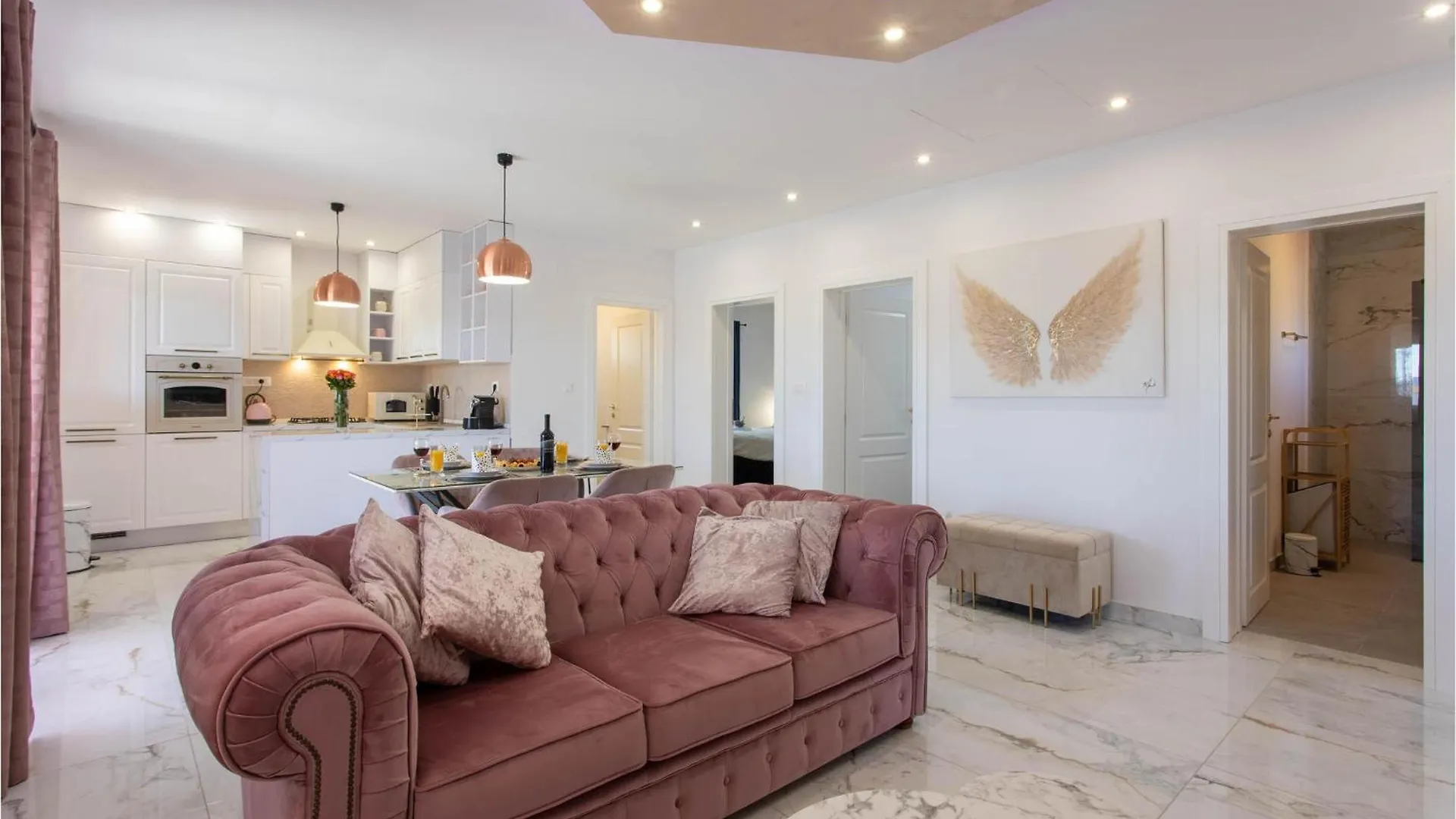 Nice Home In Kastel Stari With Outdoor Swimming Pool, Heated Swimming Pool And 4 Bedrooms Kaštela Сasa de vacaciones