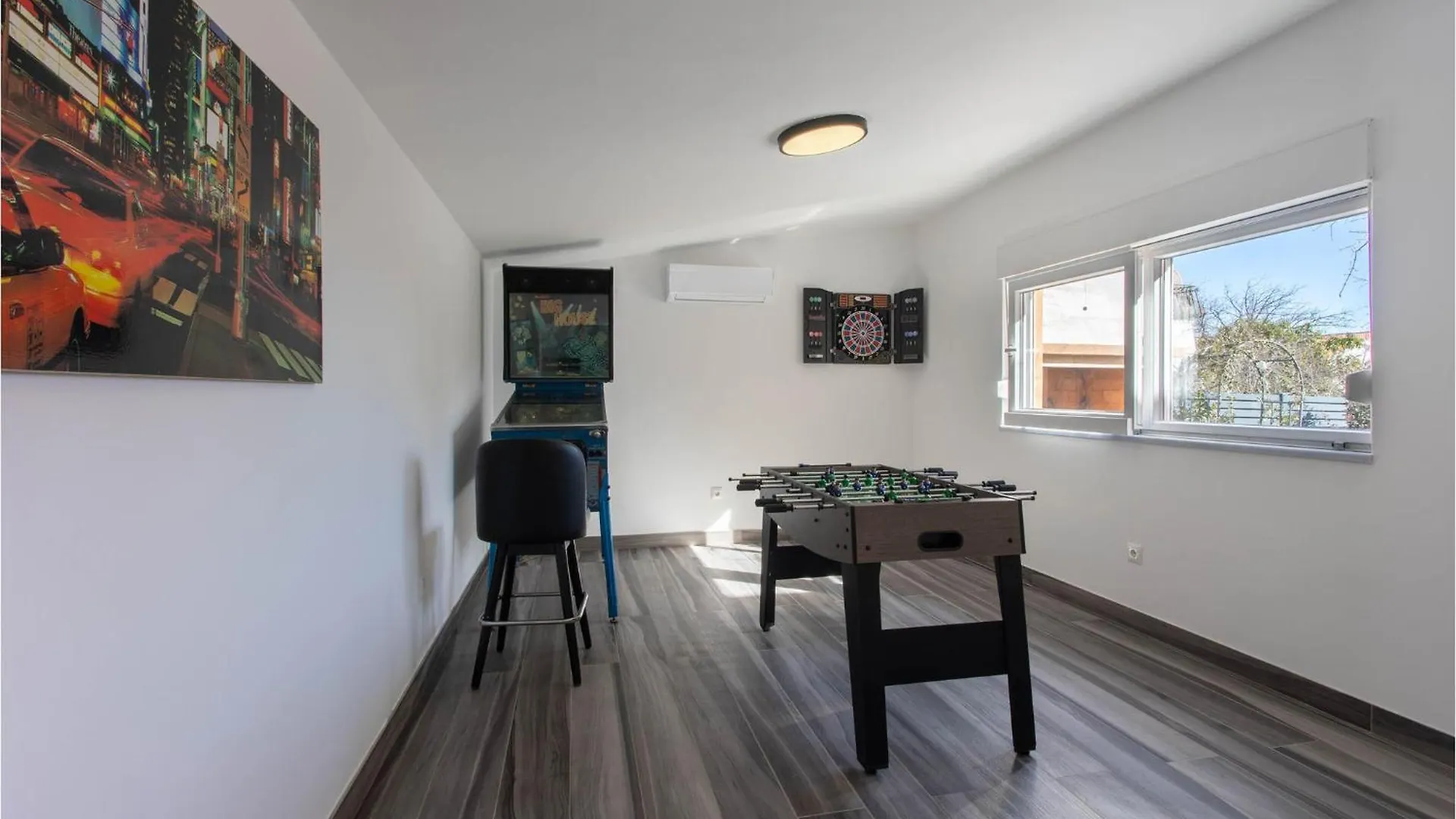 Сasa de vacaciones Nice Home In Kastel Stari With Outdoor Swimming Pool, Heated Swimming Pool And 4 Bedrooms Kaštela